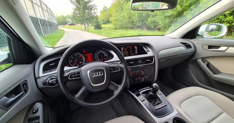 Audi A4 cena 36000 przebieg: 246500, rok produkcji 2011 z Trzciel małe 704